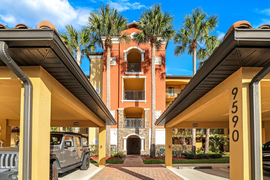 9590 Trevi Ct  #5334, Naples, FL 34113