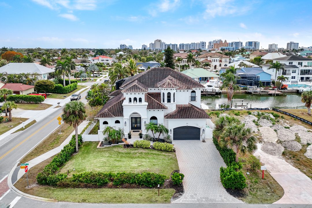 494 Seagull Ave, Naples, FL 34108