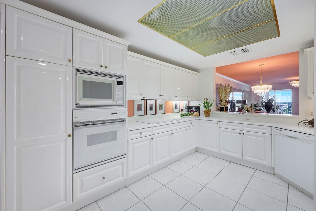 9790 Gulf Shore Dr #505, Naples, FL 34108