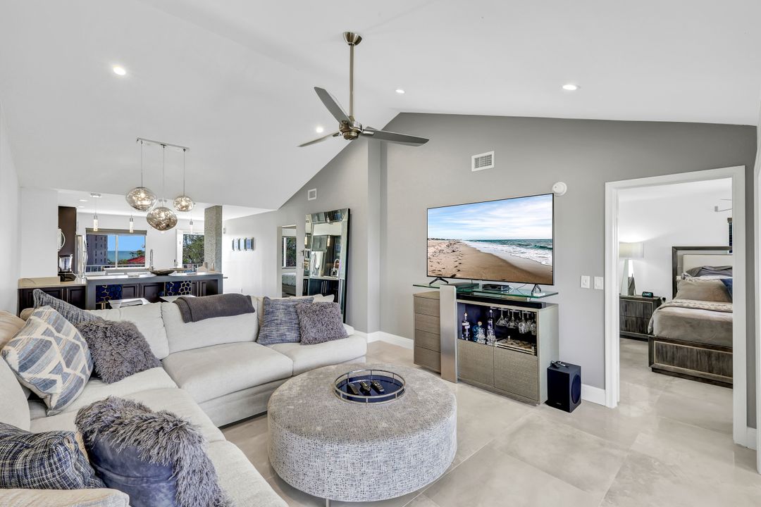 10684 Gulf Shore Dr #B301, Naples, FL 34108