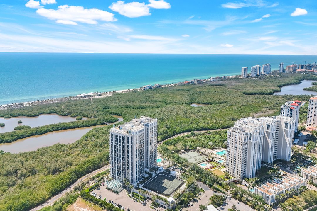 6897 Grenadier Blvd #601, Naples, FL 34108