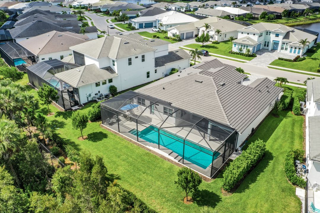 8959 Redonda Dr, Naples, FL 34114