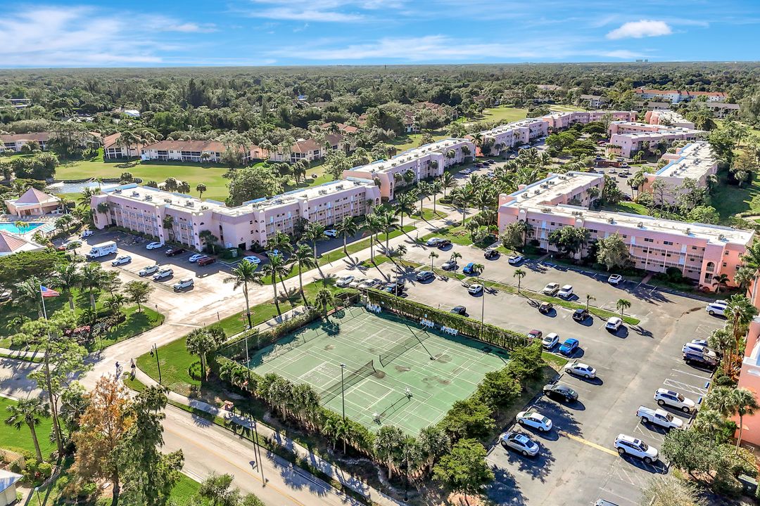 170 Turtle Lake Ct #304, Naples, FL 34105