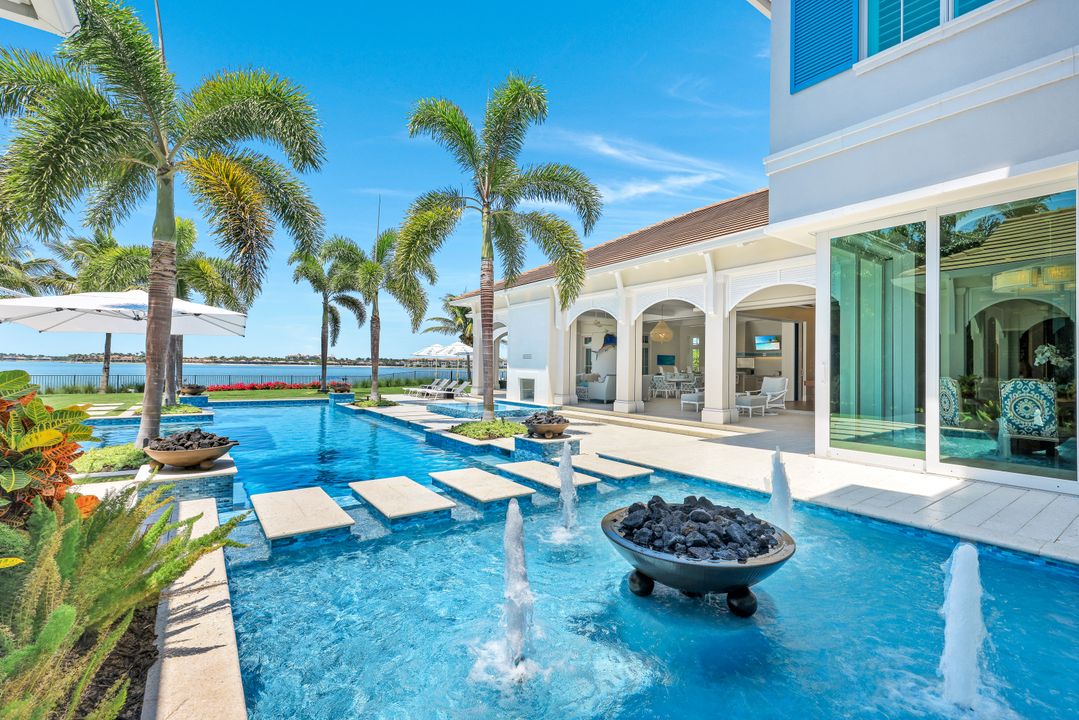 17412 Via Lugano Ct, Miromar Lakes, FL 33913