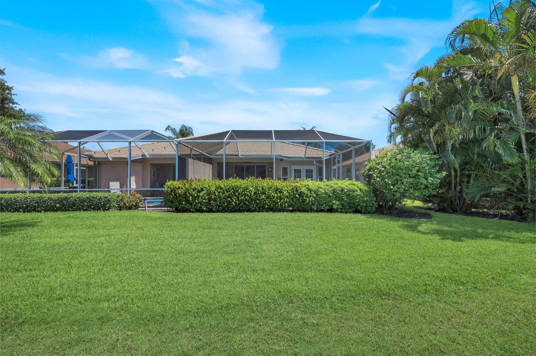 6585 Castlelawn Pl, Naples, FL 34113