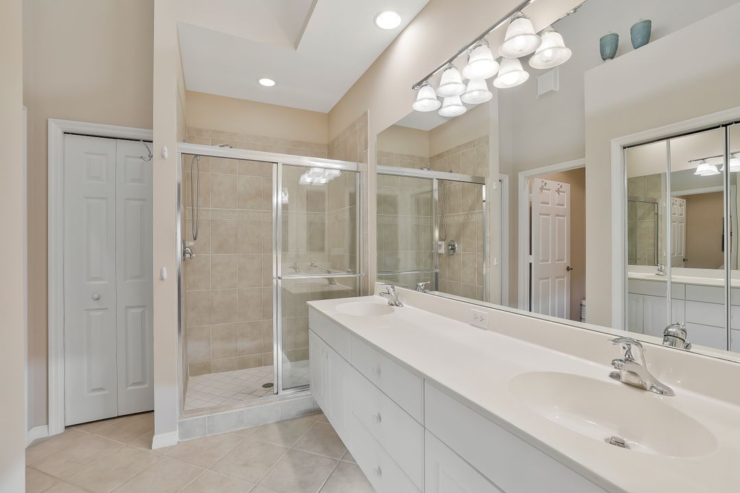 2360 Hidden Lake Ct #10, Naples, FL 34112