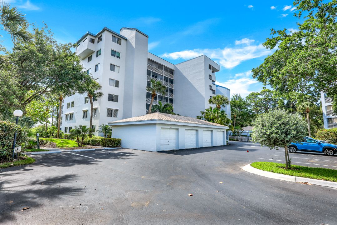 270 Naples Cove Dr #3306, Naples, FL 34110