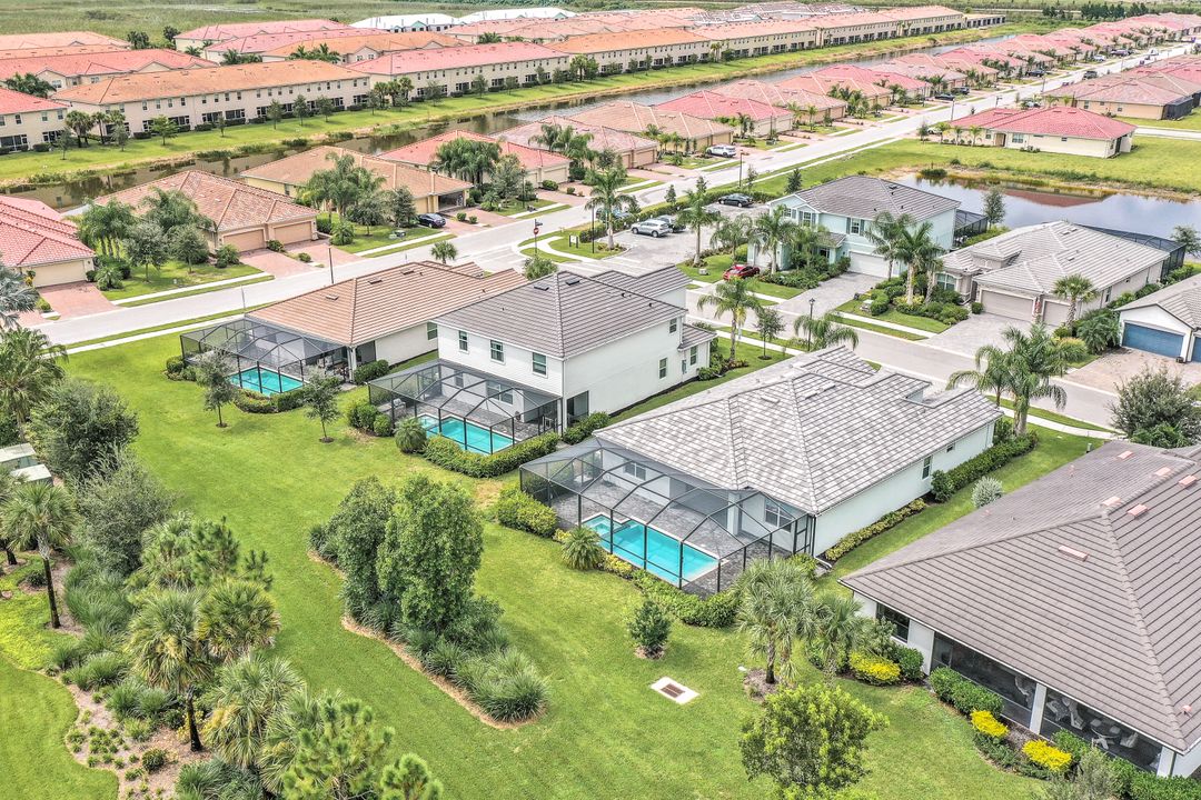 2366 Tangerine Ln, Naples, FL 34120