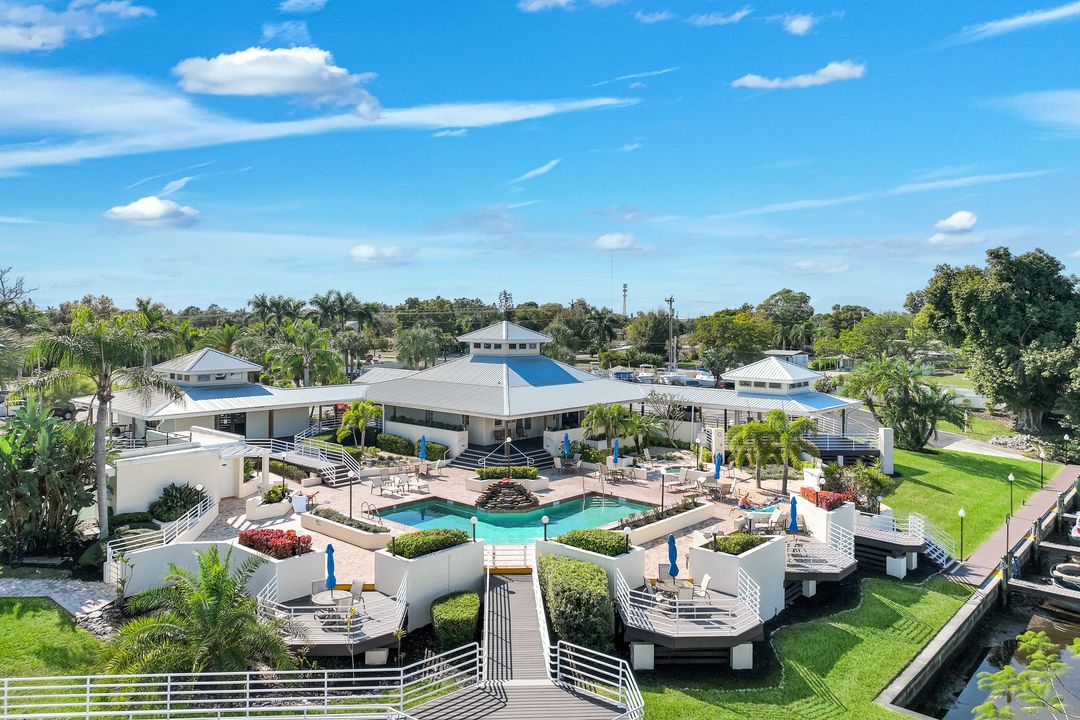 9214 Palm Island Cir, NO FORT MYERS, FL 33903