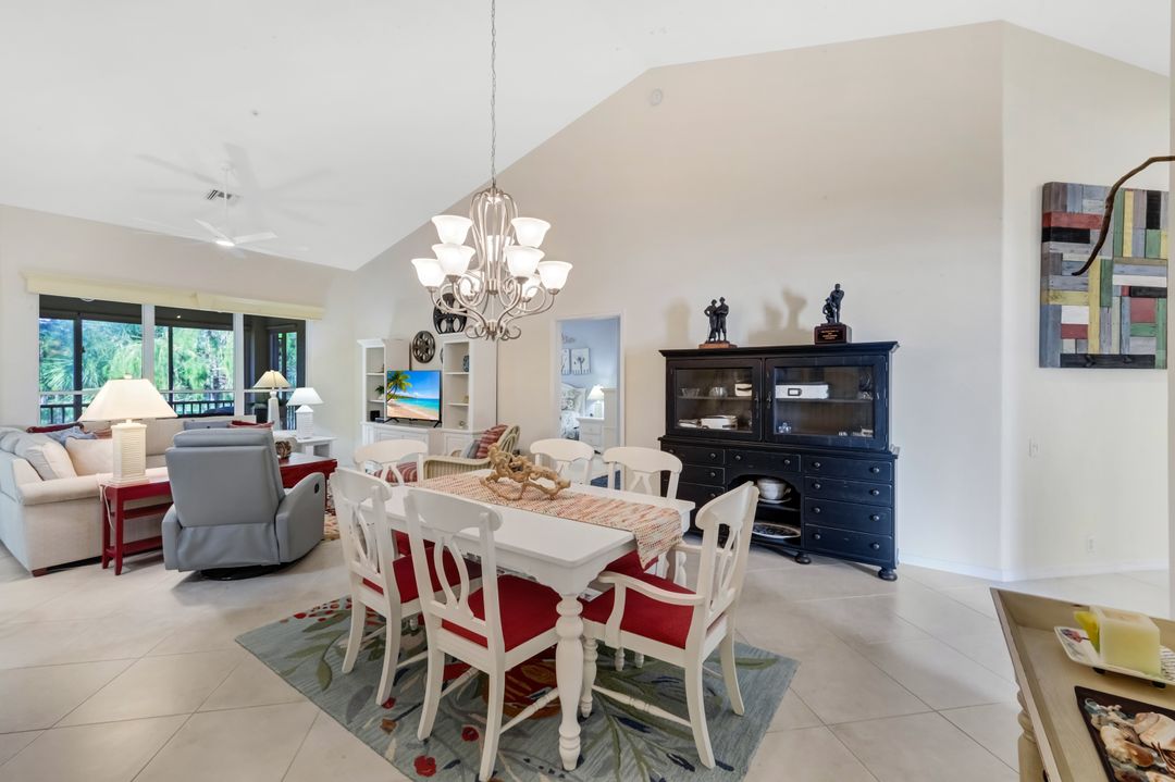 8265 Danbury Blvd #203, Naples, FL 34120
