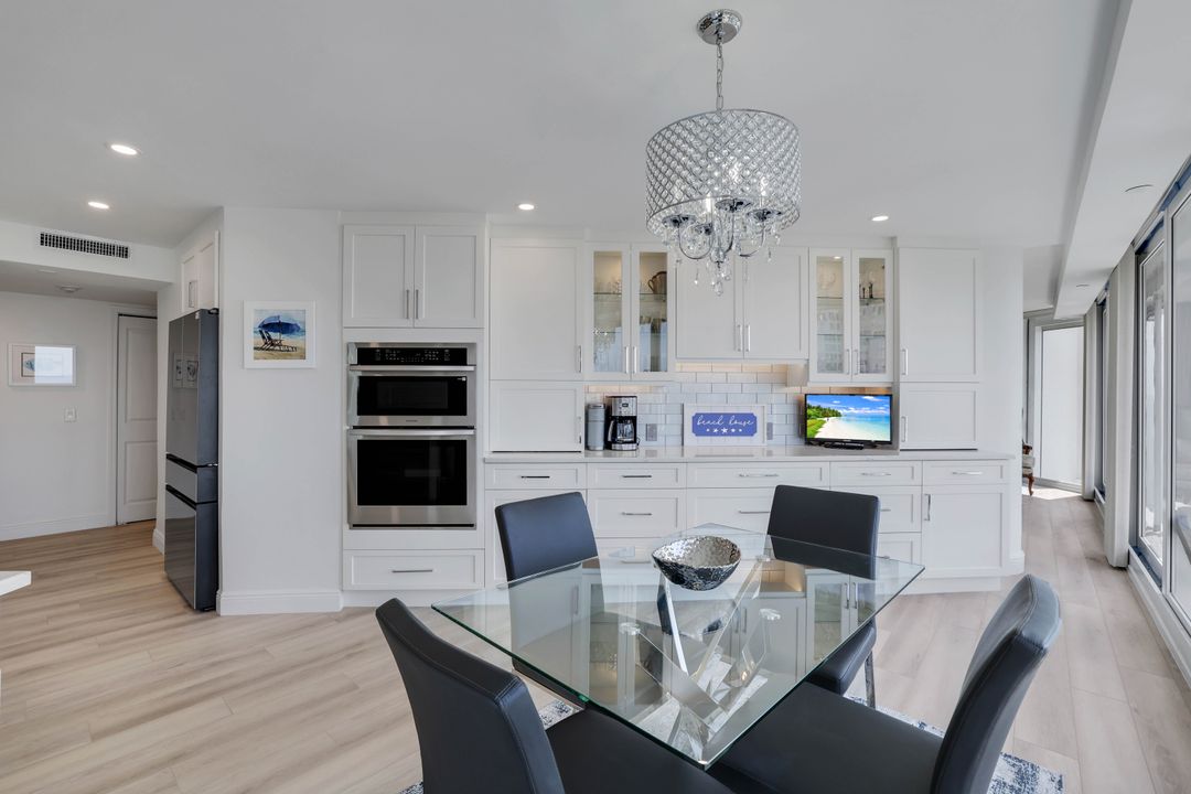 4041 Gulf Shore Blvd N #1705, Naples, FL 34103