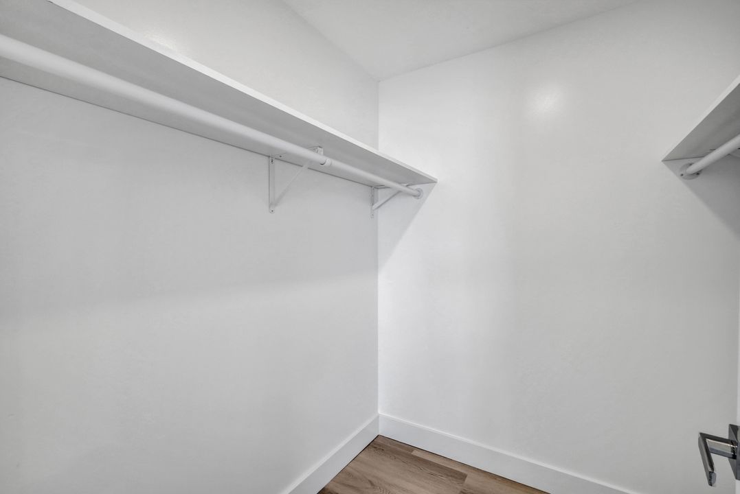 1910 Gulf Shore Blvd N, Naples, FL 34102