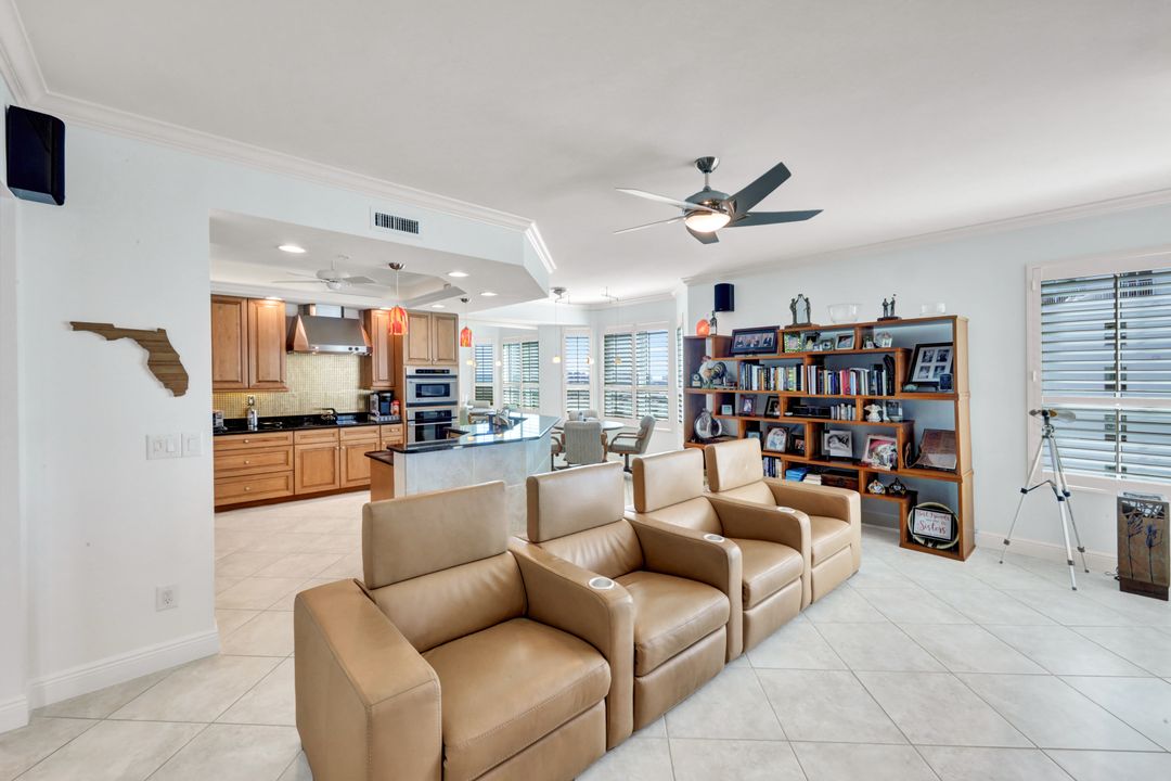 285 Grande Way #1601, Naples, FL 34110