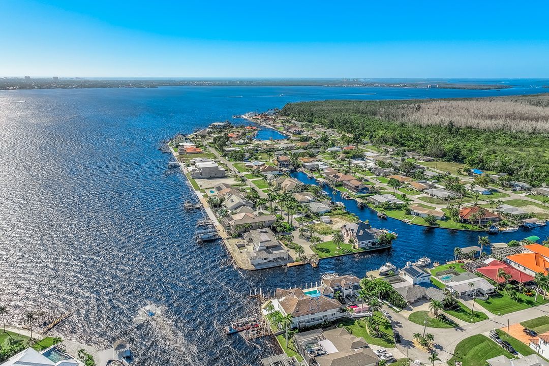 5828 SW 1st Ave, Cape Coral, FL 33914