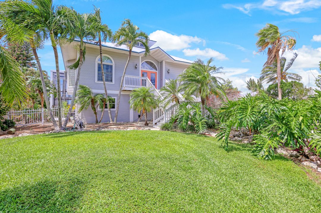 418 Panay Ave, Naples, FL 34113