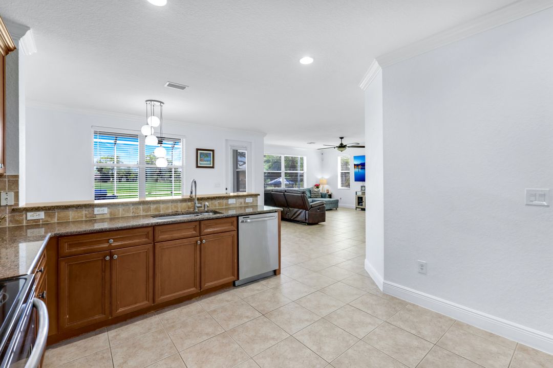 1570 Double Eagle Trail, Naples, FL 34120