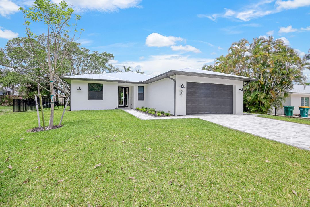 60 Liberty Ln, Naples, FL 34112