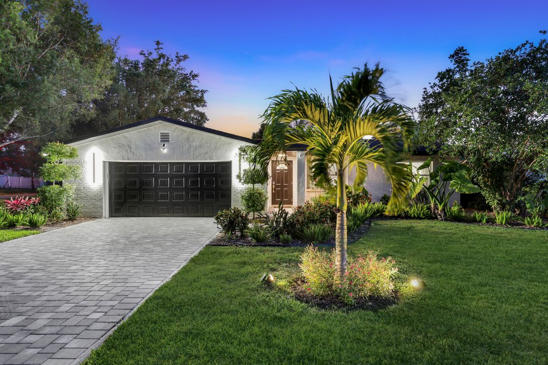 800 Sunset Vista Dr, Fort Myers, FL 33919