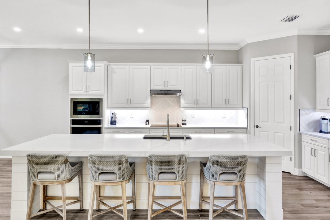 28007 Kerry Ct, Bonita Springs, FL 34135