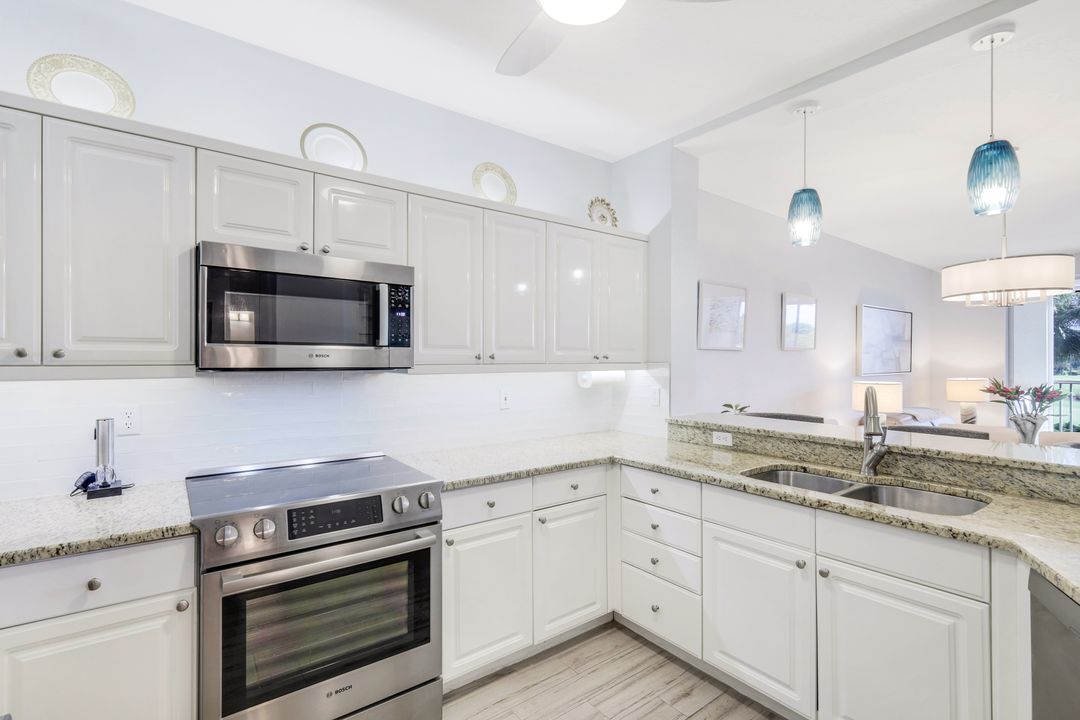 7655 Pebble Creek Cir #102, Naples, FL 34108