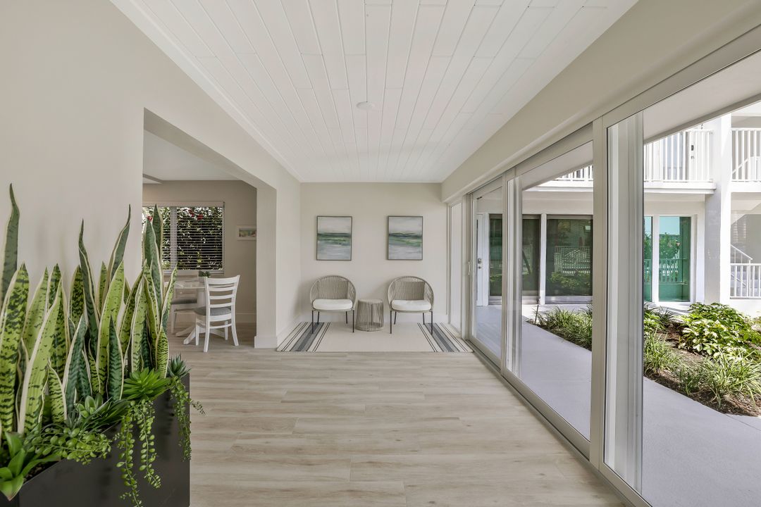 354 Harbour Dr, Naples, FL 34103