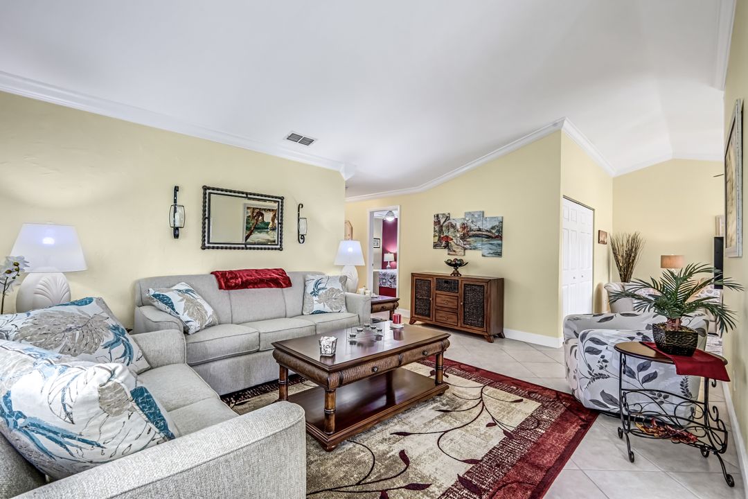 8475 Charter Club Cir #8, Fort Myers, FL 33919