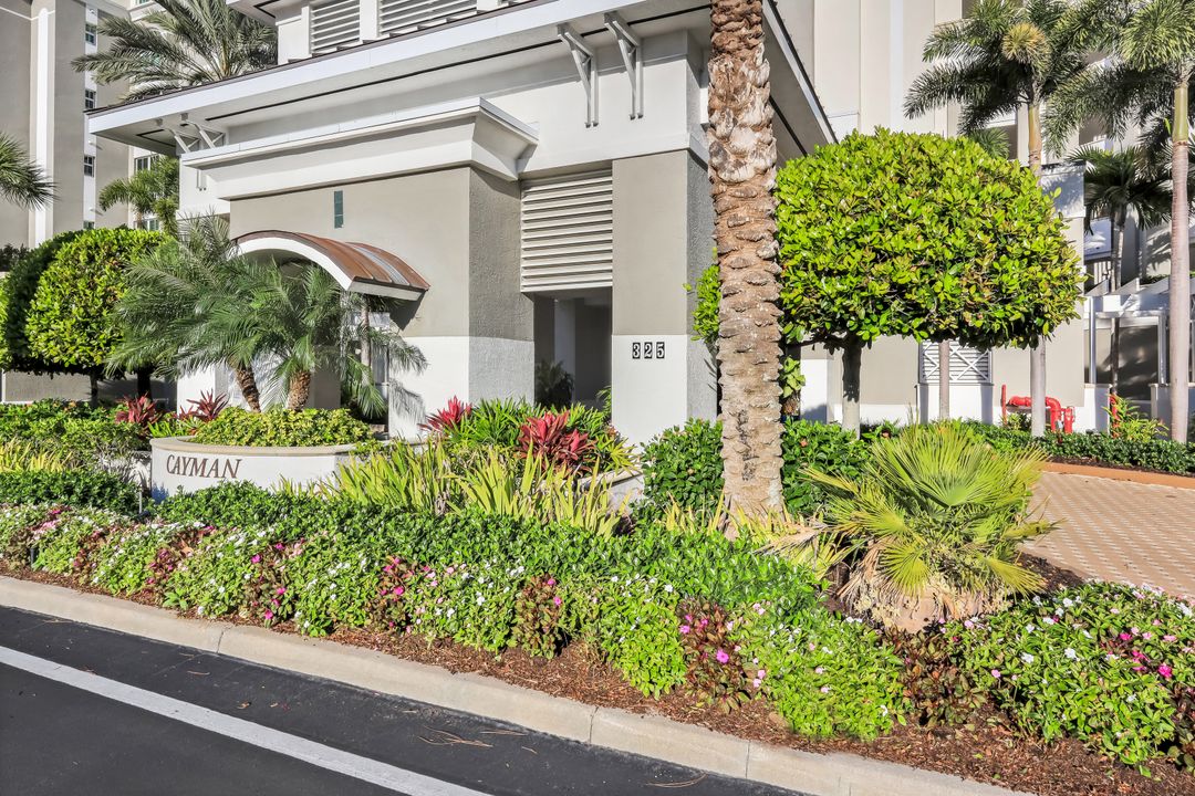 325 Dunes Blvd #204, Naples, FL 34110