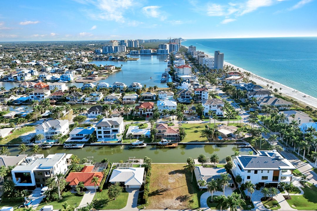 112 Seabreeze Ave, Naples, FL 34108