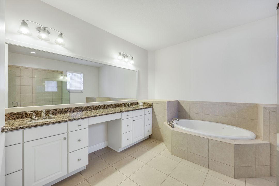 10101 Florence Cir, Naples, FL 34119