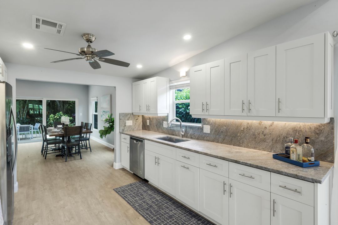 630 109th Ave N, Naples, FL 34108