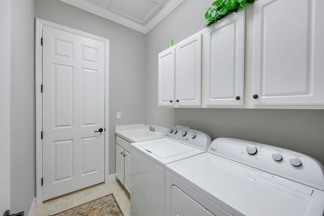 10026 Lions Bay Ct, Naples, FL 34120