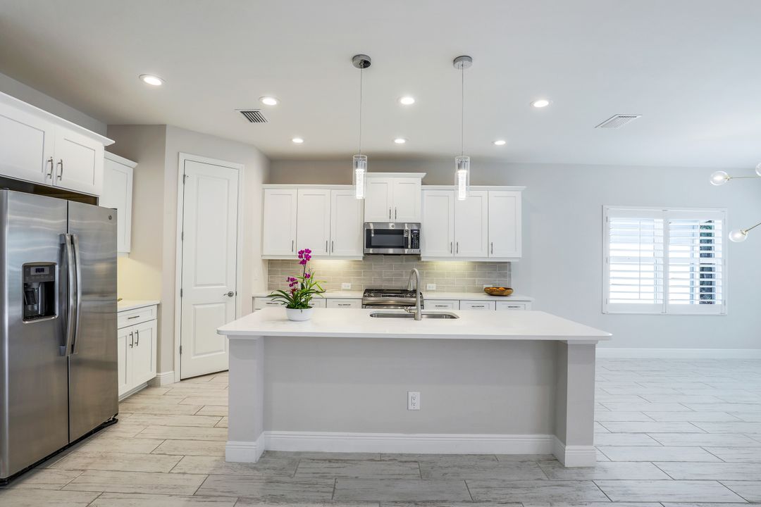 19799 Coconut Harbor Cir, Fort Myers, FL 33908