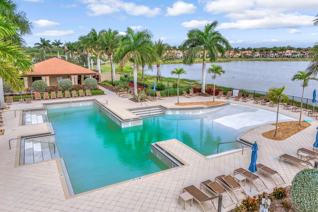 1603 Santiago Cir, Naples, FL 34113