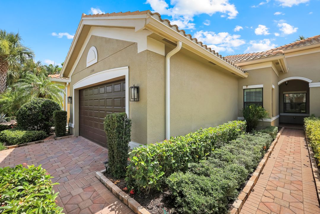 13556 Coronado Dr, Naples, FL 34109