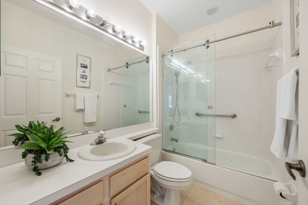 437 Wiggins Lake Ct #201, Naples, FL 34110