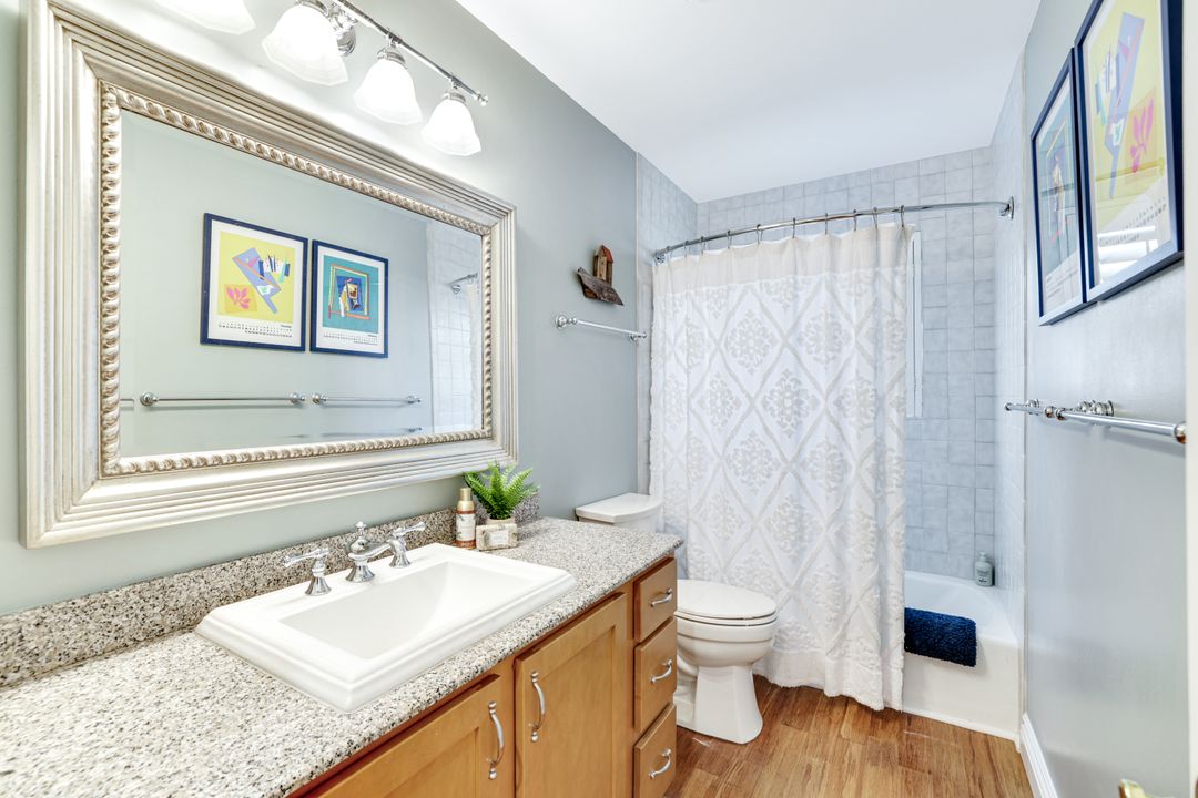 2319 Queens Way, Naples, FL 34112