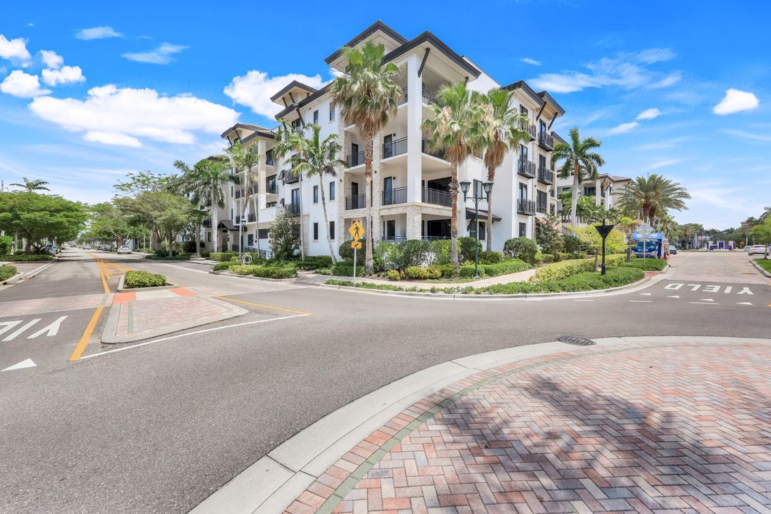 1035 3rd Ave S #508, Naples, FL 34102