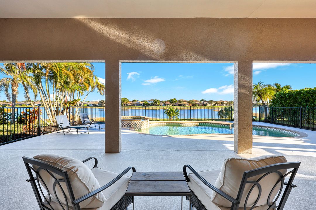 2143 Grove Dr, Naples, FL 34120