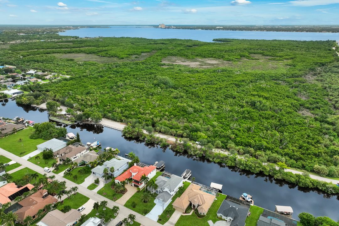 2309 SE 20th Pl, Cape Coral, FL 33990