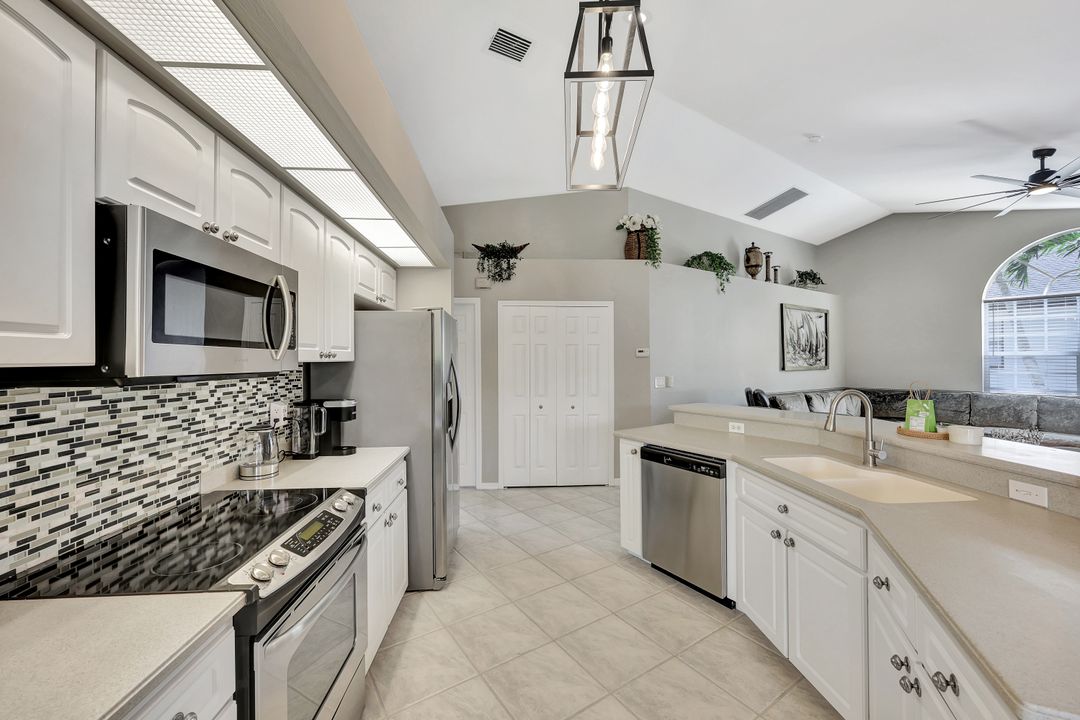 1918 Cape Coral Pkwy W, Cape Coral, FL 33914