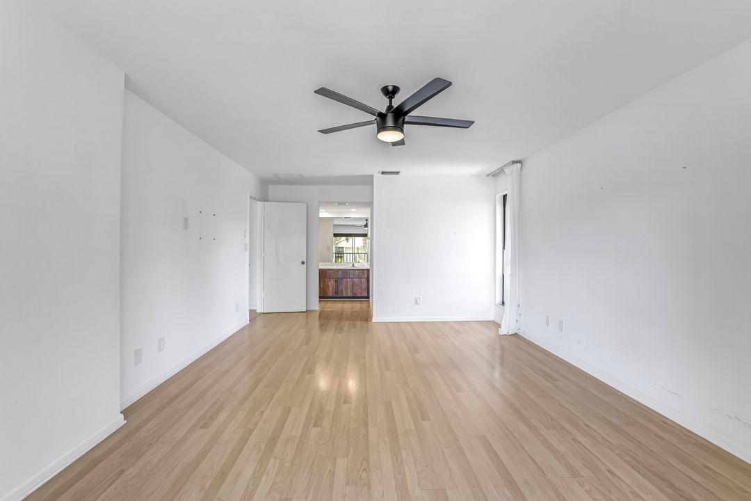 576 Retreat Dr #201, Naples, FL 34110