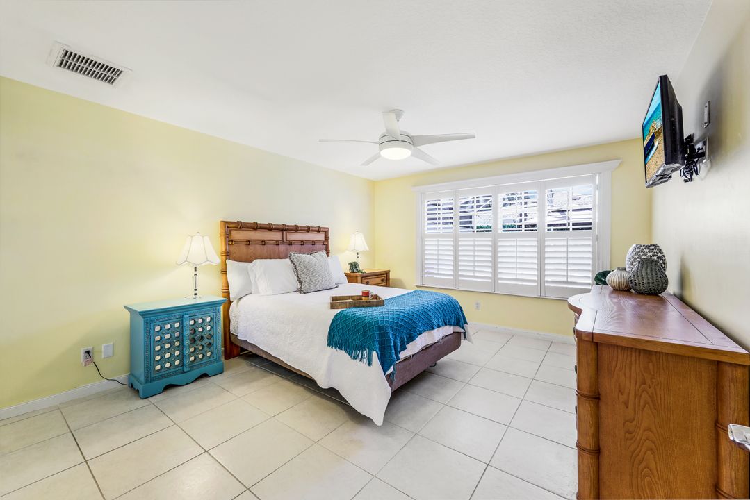 4823 Lasqueti Way, Naples, FL 34119