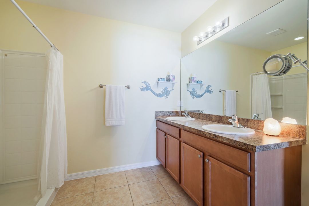 2933 SW 7th Pl, Cape Coral, FL 33914