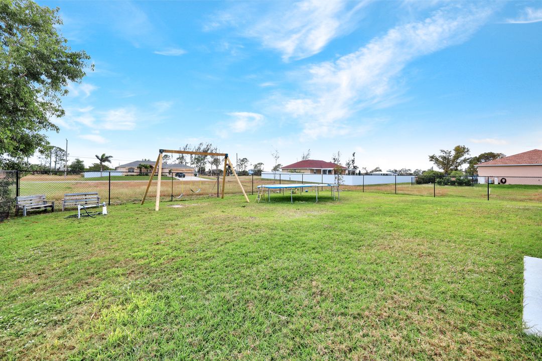 328 Jacaranda Pkwy E, Cape Coral, FL 33909