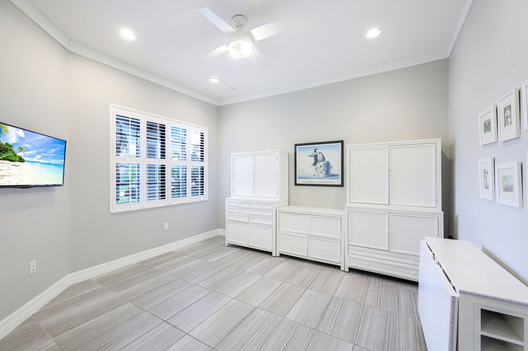 2777 Cinnamon Bay Cir, Naples, FL 34119