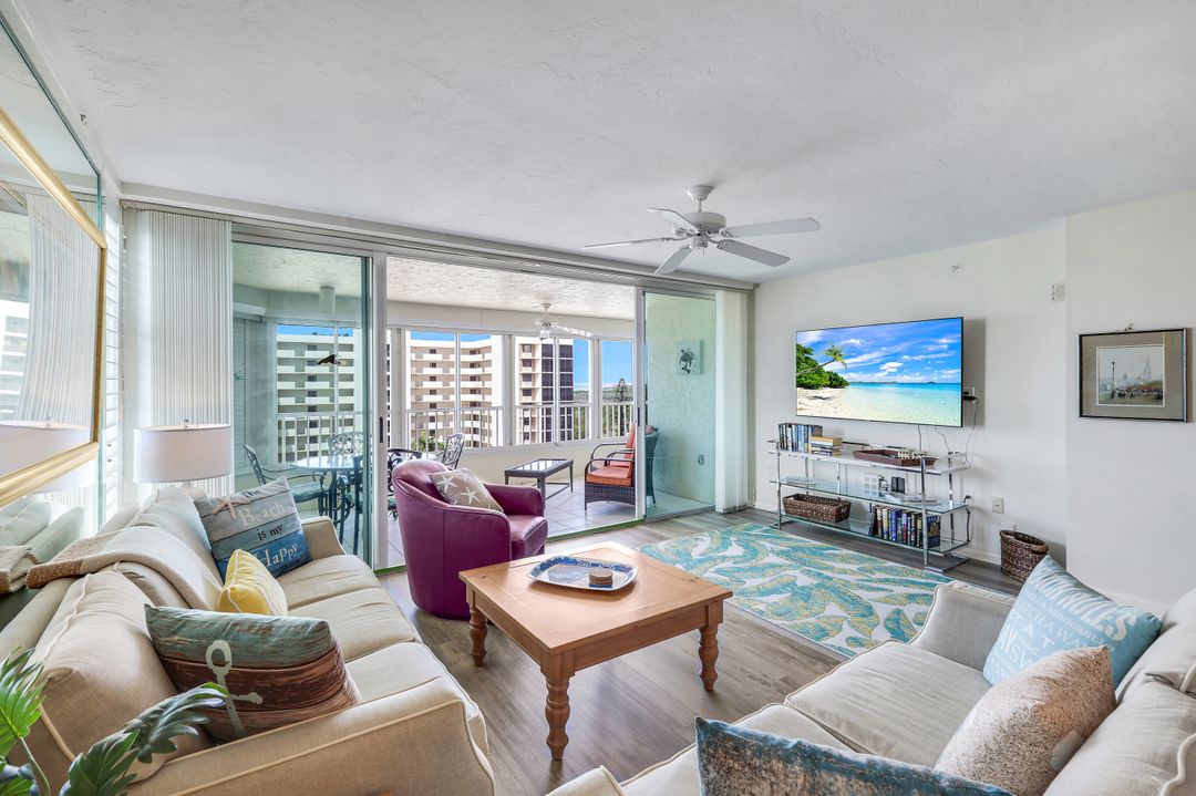 21 Bluebill Ave  #905, Naples, FL 34108