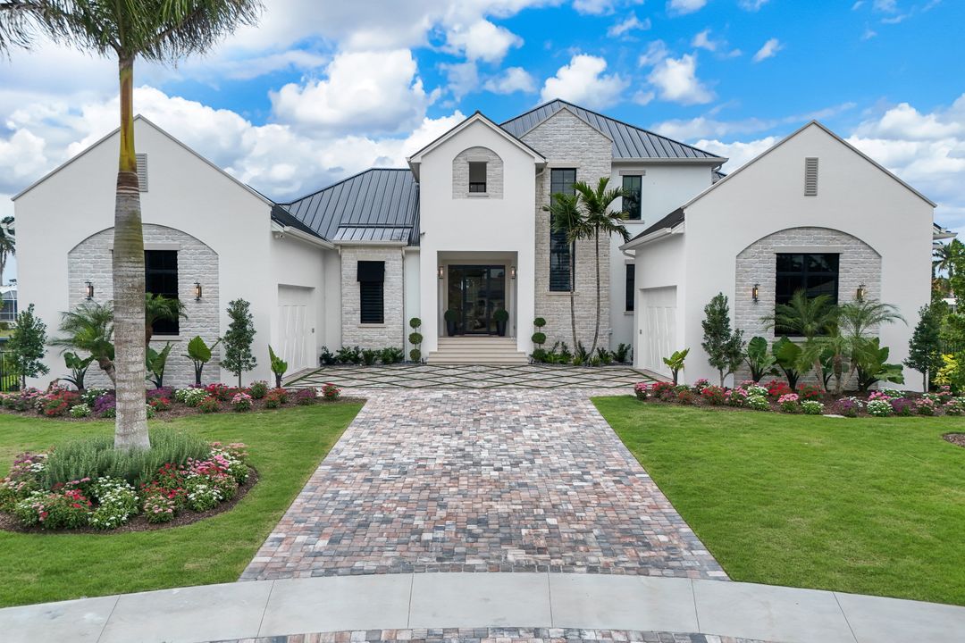 180 Coral Ct, Marco Island, FL 34145