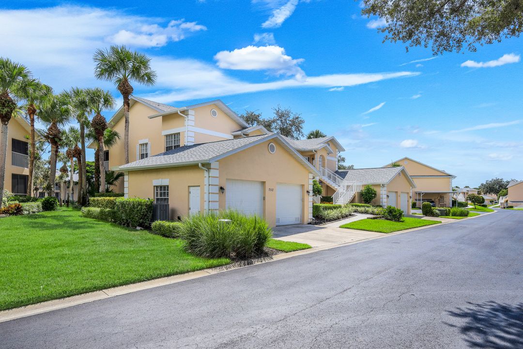 752 Wiggins Lake Dr #201, Naples, FL 34110