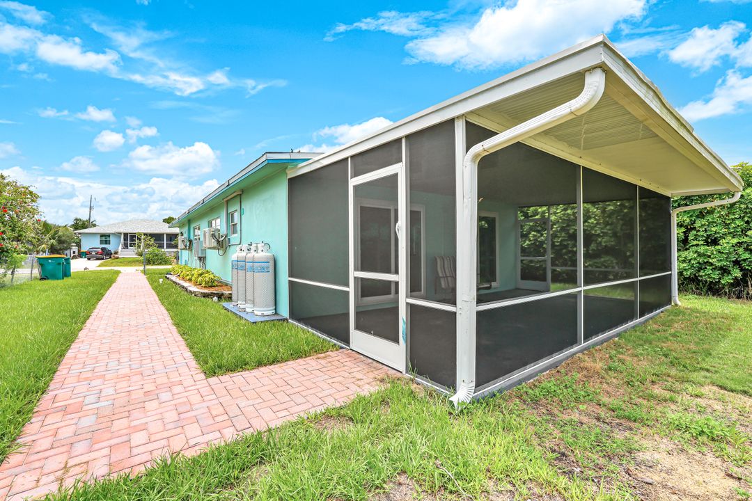 527 Goodland Dr, Marco Island, FL 34145