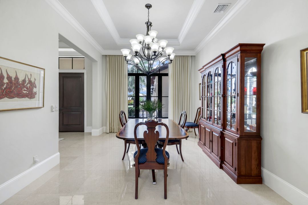 2351 Traditions Ct, Naples, FL 34105